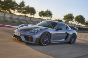 2022-Porsche-718-Cayman-GT4-RS-8