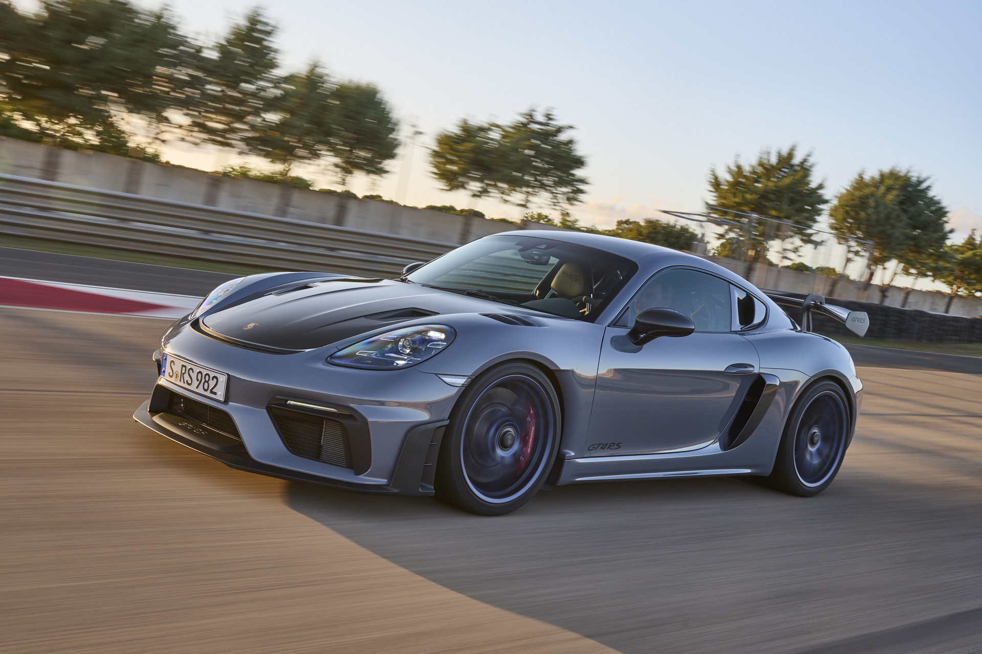 Porsche 718 GT4 RS je Caymanova labudova pesma (GALERIJA)