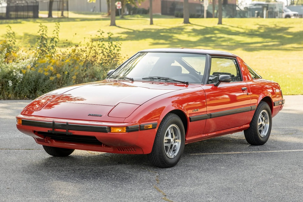 AR pijaca klasika: Mazda RX-7 sa samo 1.374 km na satu