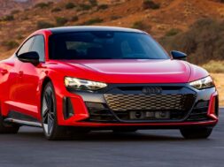 2022-audi-rs-e-tron-gt-exterior-front-quarter