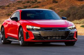 2022-audi-rs-e-tron-gt-exterior-front-quarter