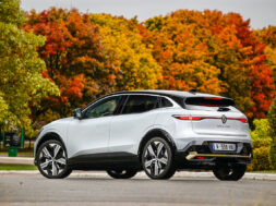 ESSAIS PRESSE MEGANE RENAULT E-TECH