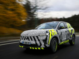 2022-Renault-Austral-Camouflaged-Prototype-Teaser-1