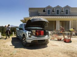 2022-ford-f-150-lightning-frunk