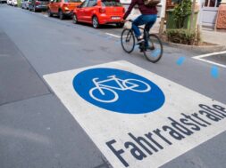 Fahrradstraße, Offenbach am Main, Hessen, Deutschland, Europa
