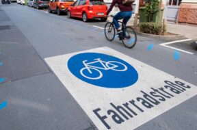 Fahrradstraße, Offenbach am Main, Hessen, Deutschland, Europa