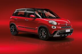 Fiat 500L Red