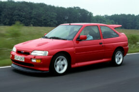 ford-escort-rs-cosworth-2