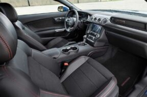 ford-mustang-my-2022-california-special