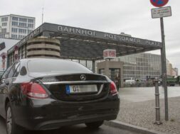 Berlin 06 11 15 Diplomaten Falschparker in Berlin Bild Motiv Potsdamer Platz absolutes Halteverbot