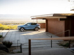 Volvo-C40-Recharge-Garage-in-Palm-Springs-by-Garage-Living-11