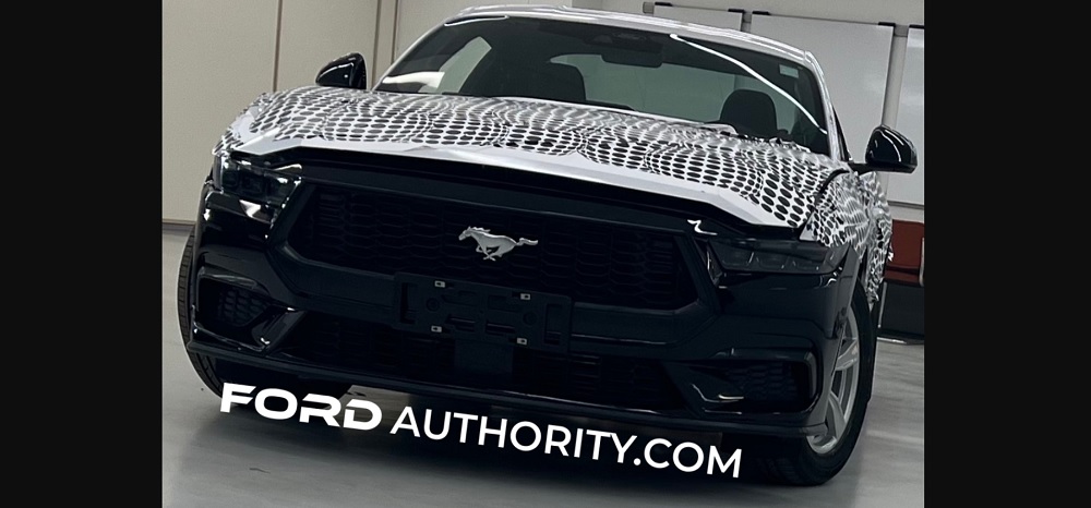 Ovo (ispod folije) je Ford Mustang za 2024. godinu