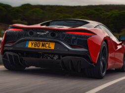 2022-mclaren-artura-exterior