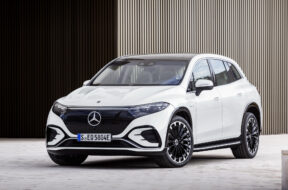 2023-Mercedes-EQS-SUV-1