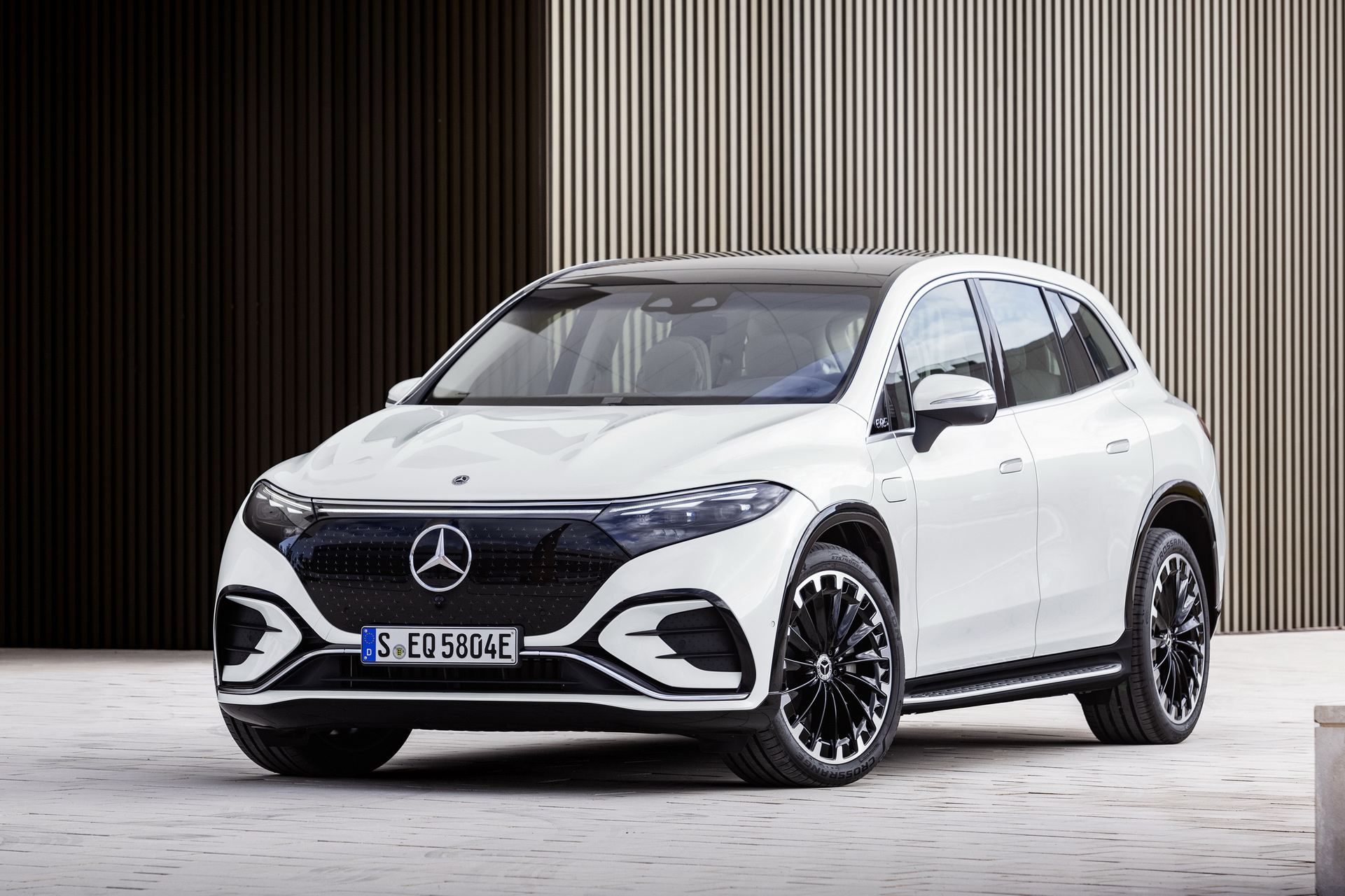 Premijera: Mercedes EQS SUV (GALERIJA)