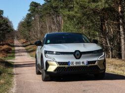 Renault megane e-tech električni