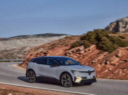 Renault megane e-tech električni