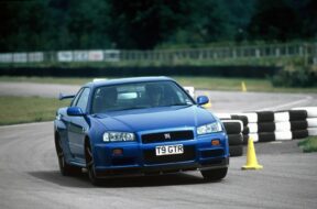 nissan gt-r r34 skyline