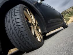 10_dicas_para_fazer_os_pneus_durar_mais_tempo.jpeg.740x555_q85_box-80,0,2747,2000_crop_detail_upscale