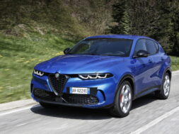 2023-Alfa-Romeo-Tonale-24