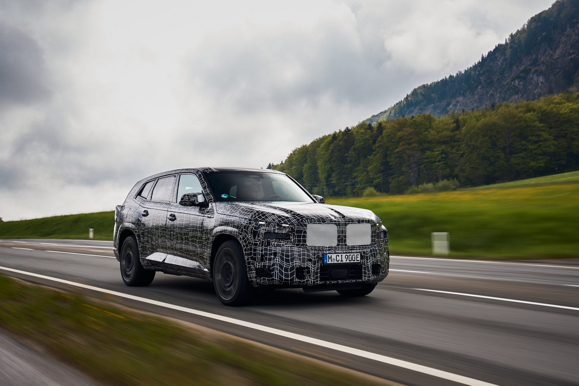 BMW saopštio nove detalje o modelu XM