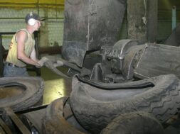 shinniy_zavod_globallookpress.com.740x555_q85_box-399,0,2539,1607_crop_detail_upscale