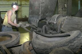 shinniy_zavod_globallookpress.com.740x555_q85_box-399,0,2539,1607_crop_detail_upscale