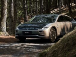 2023-lightyear-0-exterior-front-three-quarter-view