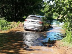 24.jpg.740x555_q85_box-0,307,4198,3456_crop_detail_upscale