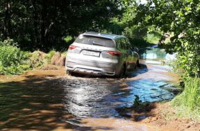 24.jpg.740x555_q85_box-0,307,4198,3456_crop_detail_upscale