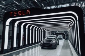 S1-tesla-augmente-encore-ses-prix-718036