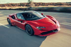 ferrari-sf90-stradale_100764210_h