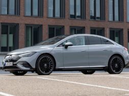 2023-mercedes-benz-eqe-350-exterior-front-quarter