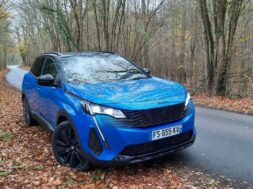Konkurent Peugeot 3008