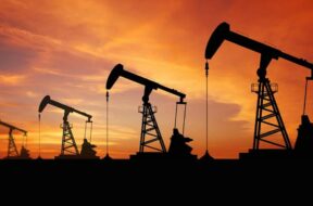 S8-la-pub-pour-les-energies-fossiles-officiellement-interdite-197565