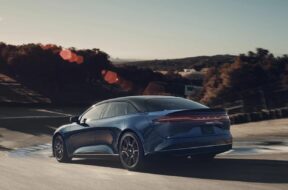 lucid-air-sapphire-202289410-1661764318_5