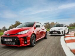 toyota-gr-yaris-2022-rouge-blanc-avg-mk