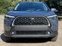 2022-toyota-corolla-cross-exterior-front-view