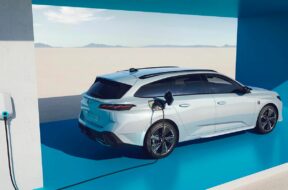 peugeot-e-308-202289778-1663051166_4