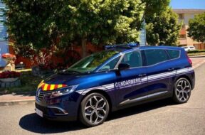 renault-grand-scenic-gendarmerie-2022-avg-mk-bd