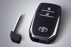 Toyota-Innova-Smart-Key