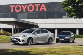 toyota-celebra-el-30-aniversario-de-su-fabrica-del-reino-unido-del-carina-e-al-corolla-hybrid-202290412-1665516768_2