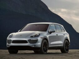 175108_2014_Porsche_Cayenne.jpg.740x555_q85_box-10,0,866,640_crop_detail_upscale