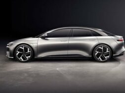 lucid-air-pure-202291117-1668084889_2