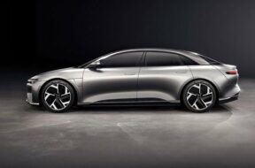 lucid-air-pure-202291117-1668084889_2