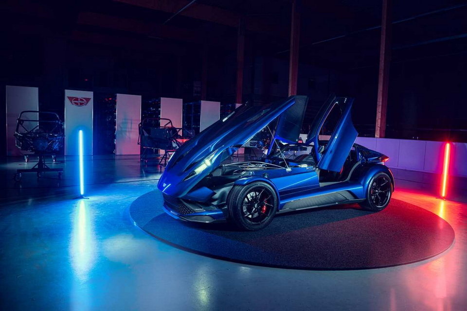 Donkervoort F22 je 750 kg teški superautomobil