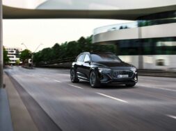 foto—audi-sq8-e-tron
