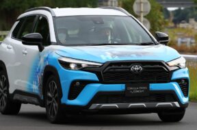 toyota-corolla-cross-hidrogeno-caliente-202291651-1670253579_4