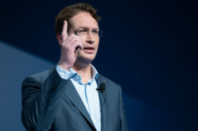 Ola Källenius bei Kongress Automobilwoche