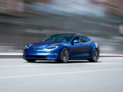 tesla-model-s-2023-bleu-avg-mk-bd